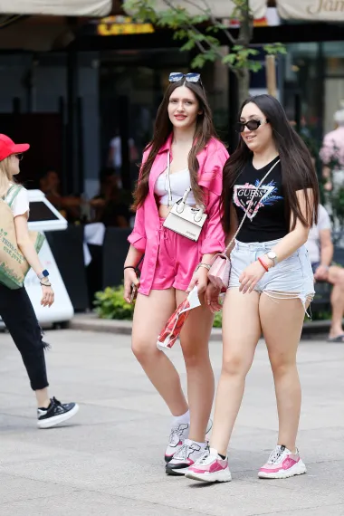 Top ili flop: Zagrebačka špica prošla je u znaku lepršavih ljetnih kombinacija