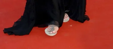 Sharon je na crvenom tepihu u Cannesu 2006. godine bolne čukljeve &apos;otpustila&apos; u japankama umjesto da ih stišće u štikle. 