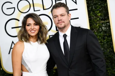 Glumac Matt Damon upoznao je svoju suprugu Lucianu Bozán Barroso dok je ona radila kao konobarica u Miamiju. Damon je tamo snimao film &quot;Zauvijek zajedno&quot;, jedne je večeri otišao na piće, a ostalo je povijest. Vjenčali su se 2005. i imaju tri kćeri.