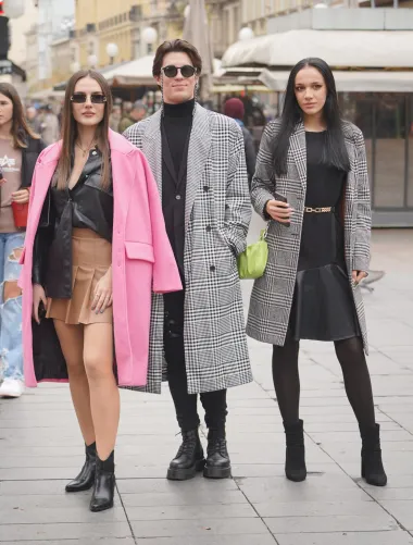 Ove subote na špici su zasjali kaputi, a Anica Kovač pokazala je navijački outfit