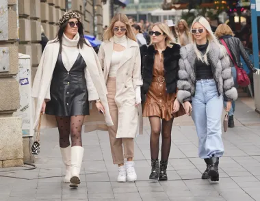 Ove subote na špici su zasjali kaputi, a Anica Kovač pokazala je navijački outfit