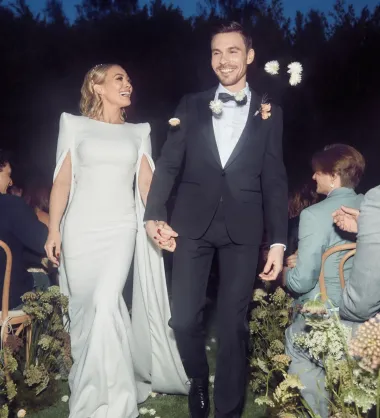 Peckham je ovu vjenčanicu dizajnirala za glumicu Hilary Duff koja se u njoj udala 2019. godine. S obzirom na pozornost koju je haljina pritom izazvala, britanska dizajnerica odlučila ju je uvrstiti u svoju bridal kolekciju i na taj način lijepa je haljina našla put do još ljepše princeze.