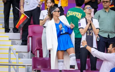 Brazilska manekenka je i zaplesala na stadionu. 