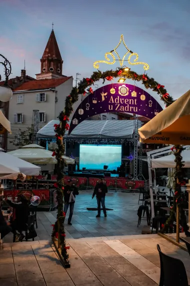 Božićna čarolija traje i u Zadru.