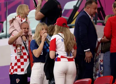 Lijepa Izabel na tribinama je nosila hrvatski dres. 