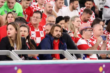 Tko je sve stigao na utakmicu u Katar? Od supruga nogometaša do Nike Kranjčara