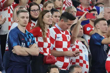 Tko je sve stigao na utakmicu u Katar? Od supruga nogometaša do Nike Kranjčara
