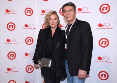 A jedan od najdugovječnijih parova na hrvatskoj sceni su i glumci Anja Šovagović i Dragan Despot. Upoznali su se za vrijeme Dubrovačkih ljetnih igara 1978. godine, kada je Anja imala 15 godina, a Dragan 22 i bio je student na Akademiji dramskih umjetnosti. No vjenčali su se tek 1986. godine, i to nakon samo četiri dana veze, a obitelji su im se upoznale nekoliko sati prije obreda. Već su 37 godina u skladnom braku, a imaju kćer Anu i sina Josipa.