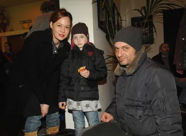 Poznatiji kao Yaya i Ripper, pjevačica grupe Jinx Jadranka Bastaić i frontmen grupe Pips, Chips i Videoclips, Dubravko Ivaniš u skladnom su braku od 2001., a spojila ih je ljubav prema glazbi. Najpoznatiji par domaće rock-estrade vjenčao se u Zagrebu nakon samo godinu dana veze, pred stotinjak članova obitelji, prijatelja i suradnika, a u braku su dobili i kćer Luciju, koja danas ima 20 godina.