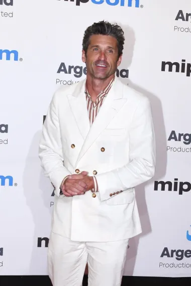 McDreamy kako su ga zvali u hit seriji &apos;Uvod u anatomiju&apos; mogao bi bi imati nadimak gospodin savršeni osmijeh. Patrick nas je razoružao osmjehom. 