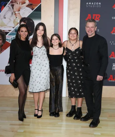 Matt Damon i njegova supruga Luciana Barroso na premijeru su poveli i svoje tri kćeri 