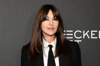 Po nekim standardima ljepote, mnogi smatraju da je talijanska glumica Monica Bellucci najljepša žena na svijetu. Brojni časopisi za muškarce je redovito svrstavaju u sam vrh svojih izbora ljepote i seksipila, a unatoč tome što se bliži 60-ima, lijepa Talijanka i dalje je jednako atraktivna i šarmantna. 