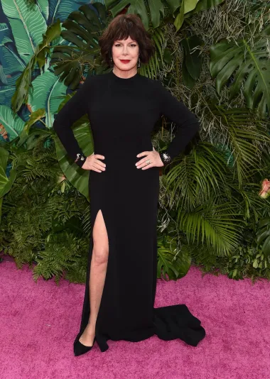Marcia Gay Harden odlučila se za klasiku. Uska crna duga haljina je uvijek dobra ideja. 