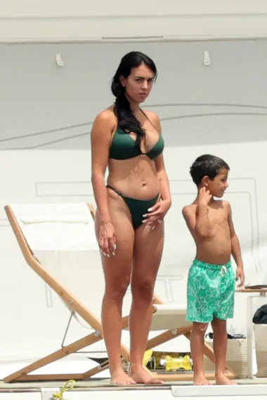 'The Body': Ronaldo i Georgina ponosno pokazuju koliko su cijelu godinu vježbali