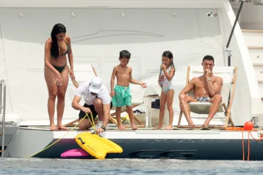 'The Body': Ronaldo i Georgina ponosno pokazuju koliko su cijelu godinu vježbali