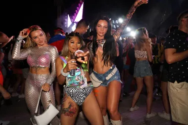 Bilo je tu svega: Ovo su najluđe modne kombinacije koje su obilježile Ultra festival