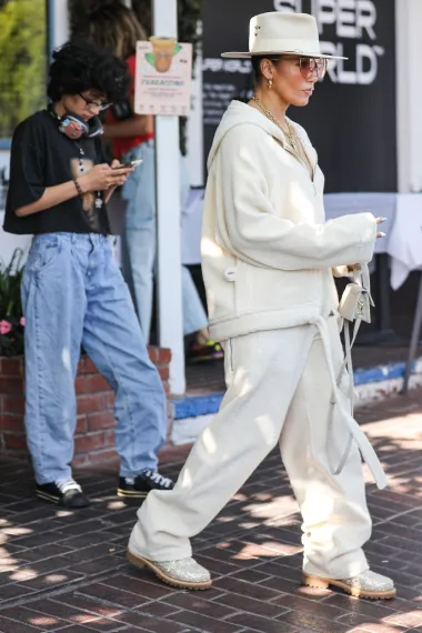 Top ili flop? Najnoviji outfit J Lo podijelio je javnost