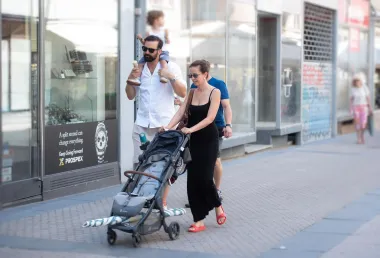 Ni vrućine nisu zaustavile zagrebačku špicu koja je bila puna top kombinacija i poznatih faca