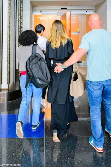 Samozatajna Angelina u posljednje vrijeme gotovo uvijek nosi široku i slojevitu odjeću. 
