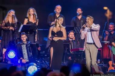 Spektakl za Olivera: Naša glazbena diva iznenadila je sve novim stylingom