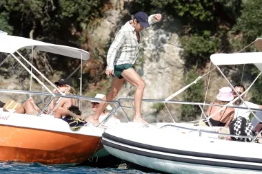 Harry Styles u Italiji odmara s Victorijinom 'anđelicom'