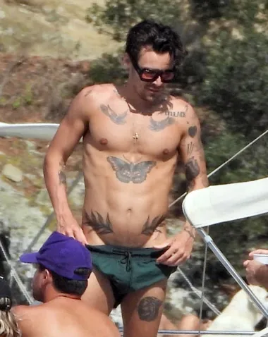 Harry Styles u Italiji odmara s Victorijinom 'anđelicom'