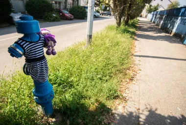 Sjajna ideja: Netko je zagrebački hidrant odjenuo u haljinicu i dao mu lutku