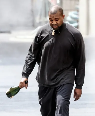 A što su slavne face radile za vikend? Kanye teturao bos u Italiji, a Beckhamovi uživali u Hrvatskoj