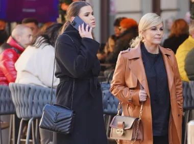 Kolinda je zasjala u smeđem kožnom kaputu, špica je u subotu bila poput modne piste