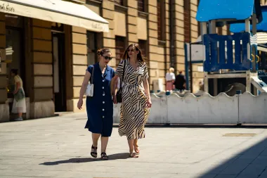 Zagrebačka špica: Za vrelu subotu Zagrepčanke su odabrale haljine, boje i topove