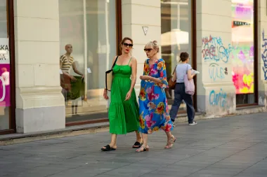 Zagrebačka špica: Za vrelu subotu Zagrepčanke su odabrale haljine, boje i topove
