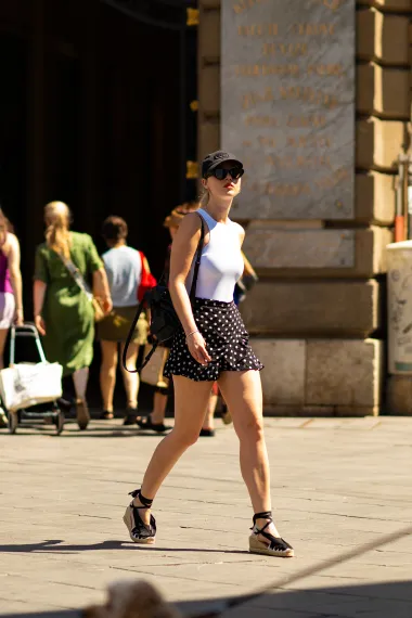 Zagrebačka špica: Za vrelu subotu Zagrepčanke su odabrale haljine, boje i topove