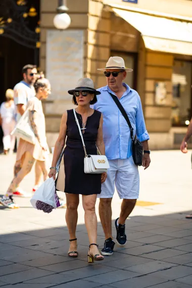 Zagrebačka špica: Za vrelu subotu Zagrepčanke su odabrale haljine, boje i topove