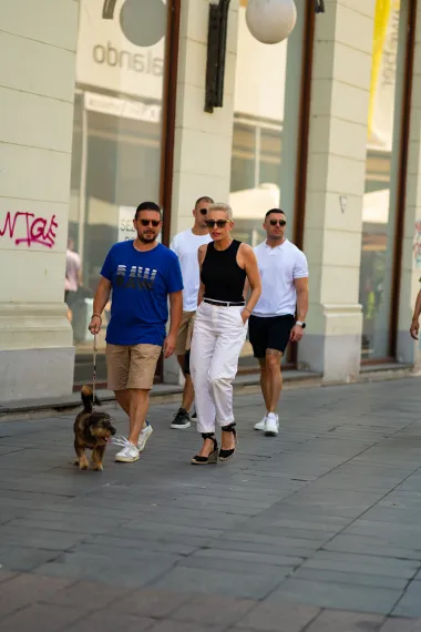 Zagrebačka špica: Za vrelu subotu Zagrepčanke su odabrale haljine, boje i topove