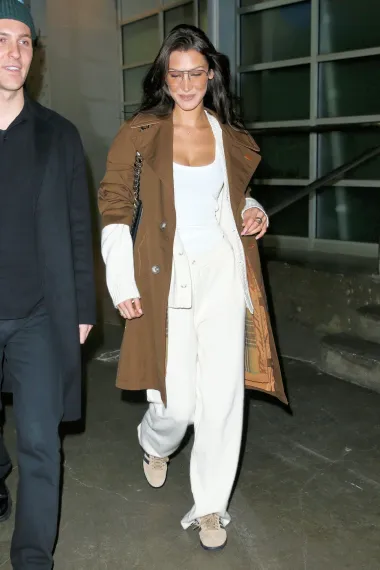 Bella Hadid u neutralnim tonovima 