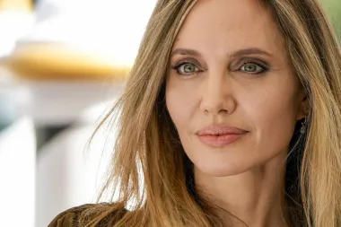 Angelina Jolie doživjela ovacije na premijeri filma u Veneciji i modno očarala