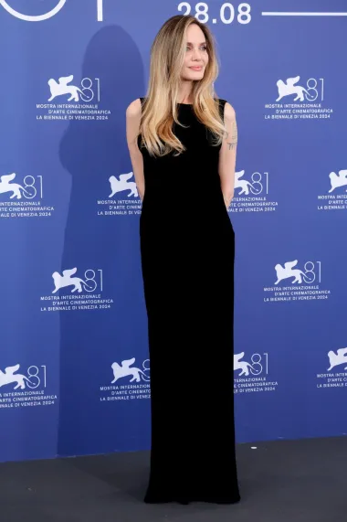 Angelina Jolie doživjela ovacije na premijeri filma u Veneciji i modno očarala