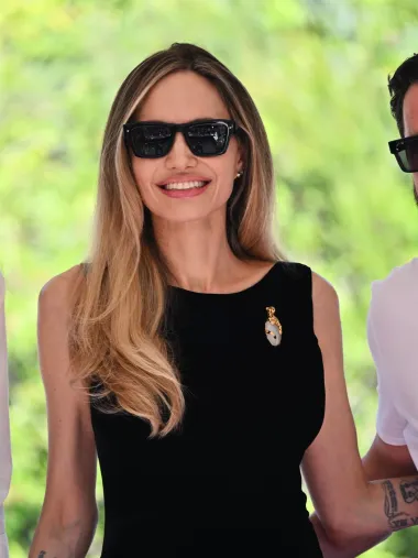 Angelina Jolie doživjela ovacije na premijeri filma u Veneciji i modno očarala
