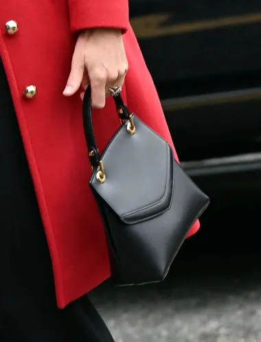 Modna inspiracija: Kate Middleton i njezina kolekcija elegantnih torbica