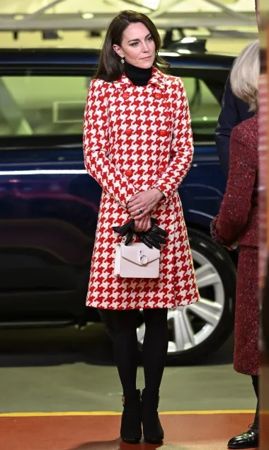 Modna inspiracija: Kate Middleton i njezina kolekcija elegantnih torbica