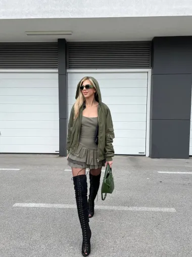&quot;Šeširi i čizme iznad koljena gotovo su postali moj zaštitni znak, a u klasičnim kombinacijama nikad ne zaboravim dodati nakit ili neke druge dodatke kako bih u kombinaciju unijela svoju osobnost.&quot;