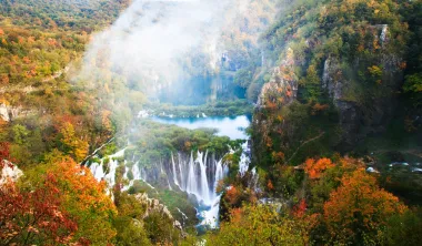 Jesenska čarolija na Plitvičkim jezerima odmara dušu