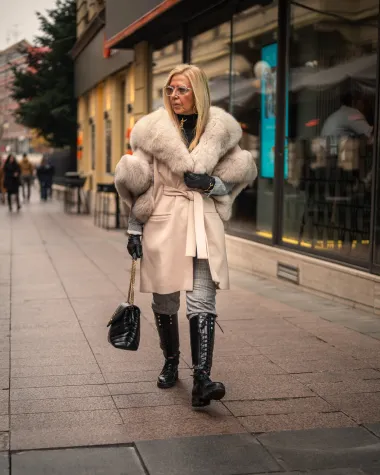 Zagrebačka špica u 67 fotografija: Elegantne dame, psići i zagasiti outfiti