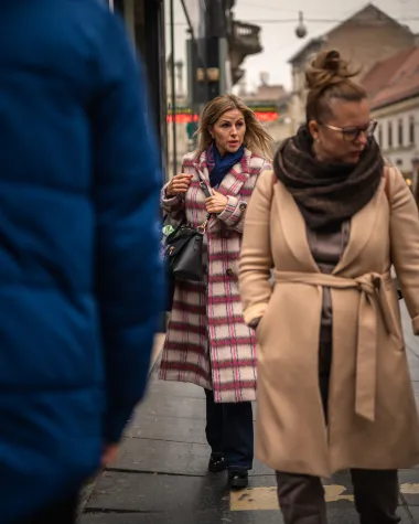 Zagrebačka špica u 67 fotografija: Elegantne dame, psići i zagasiti outfiti