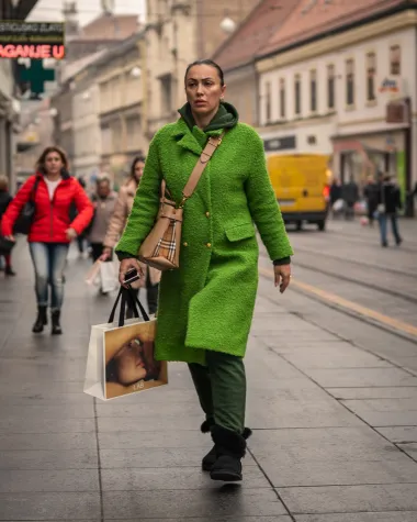 Zagrebačka špica u 67 fotografija: Elegantne dame, psići i zagasiti outfiti
