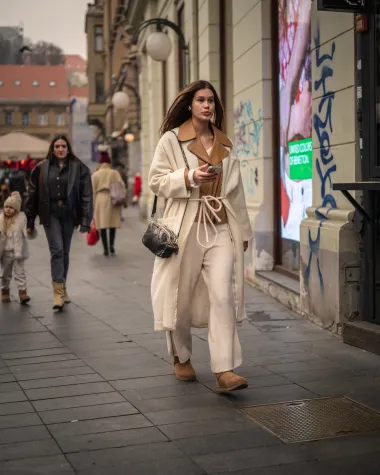 Zagrebačka špica u 67 fotografija: Elegantne dame, psići i zagasiti outfiti