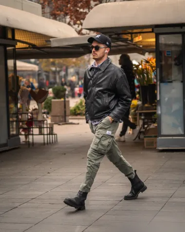 Zagrebačka špica u 67 fotografija: Elegantne dame, psići i zagasiti outfiti