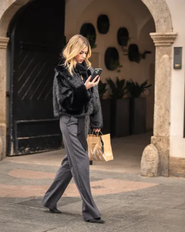 Zagrebačka špica u 67 fotografija: Elegantne dame, psići i zagasiti outfiti