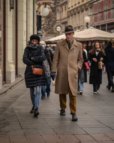 Zagrebačka špica u 67 fotografija: Elegantne dame, psići i zagasiti outfiti