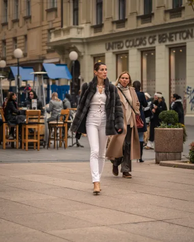 Zagrebačka špica u 67 fotografija: Elegantne dame, psići i zagasiti outfiti